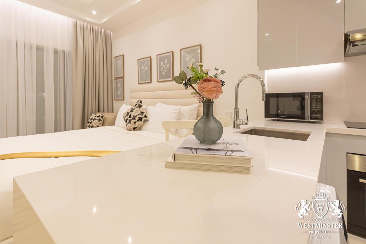 Westminster Burj Al Nujoom Apartment ดูไบ ภายนอก รูปภาพ