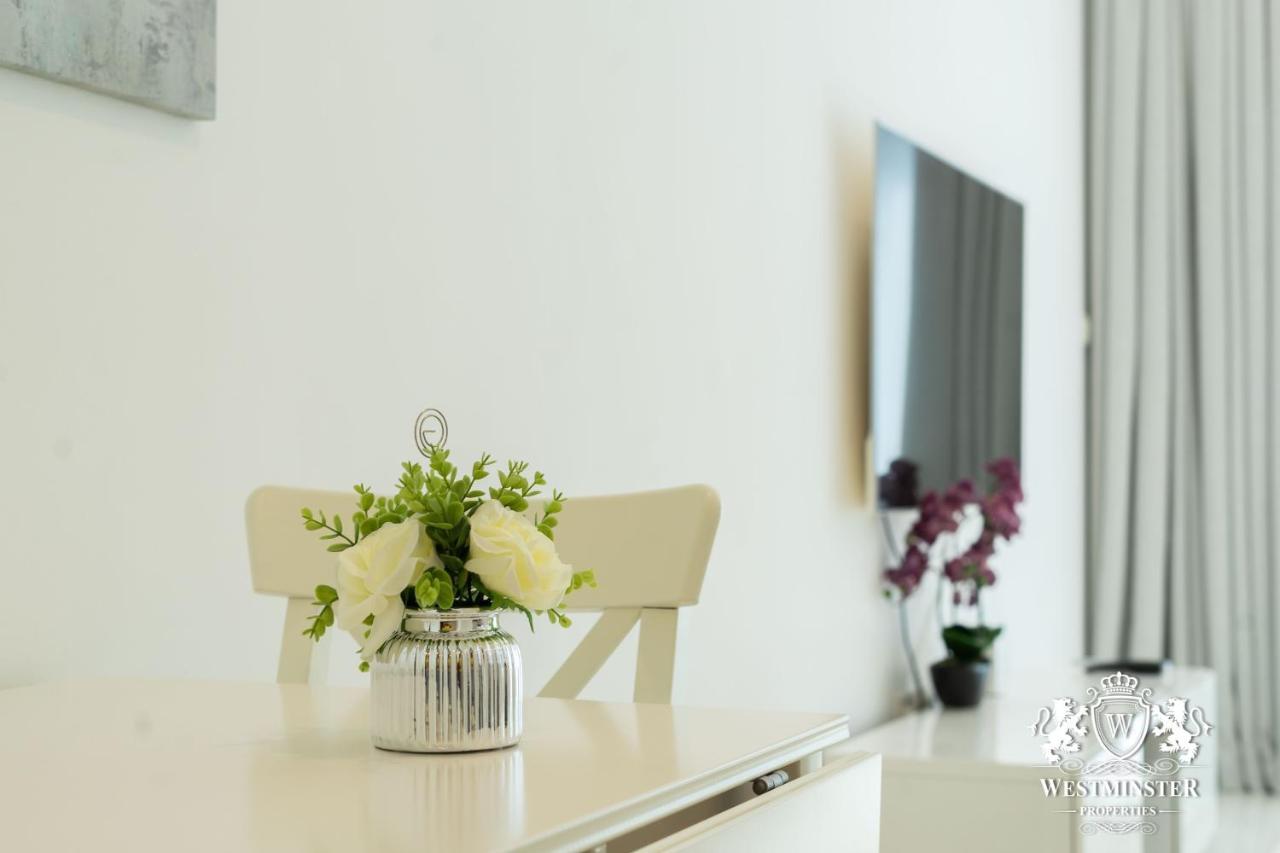 Westminster Burj Al Nujoom Apartment ดูไบ ภายนอก รูปภาพ